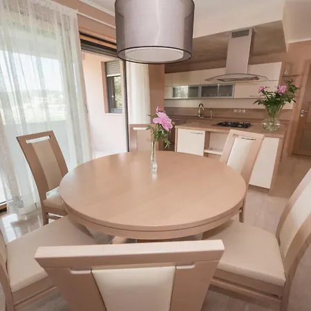 Nelkas Apartment *