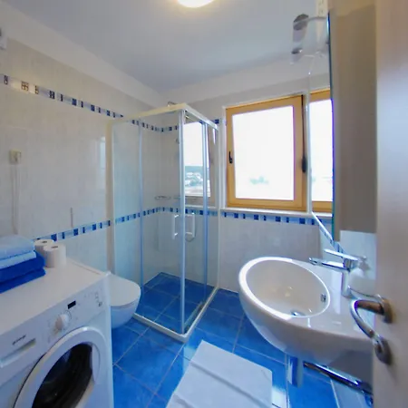 Apartament Nelkas *