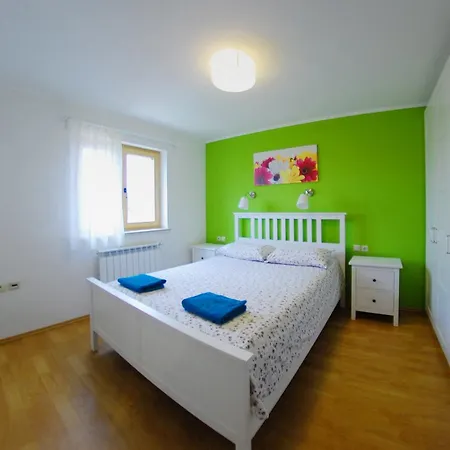 Apartment Nelkas