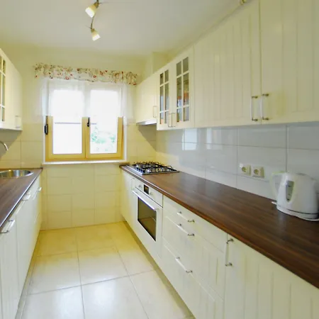 Lägenhet Nelkas Pula