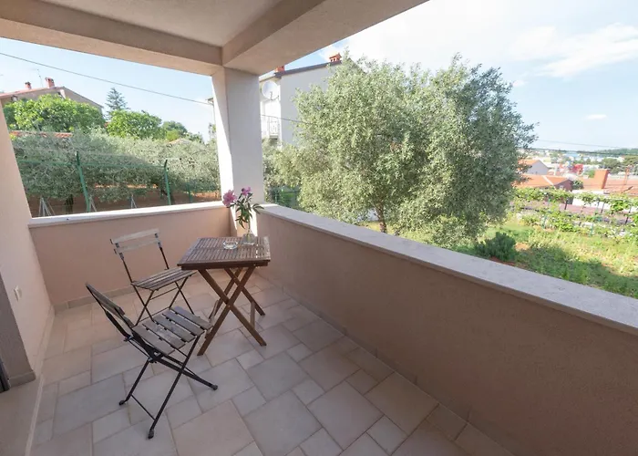 Apartment Nelkas Pula