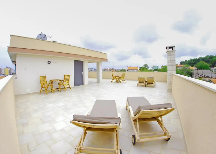 Apartment Nelkas Pula