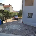 Nelkas Apartman Póla