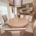 Nelkas Apartman *