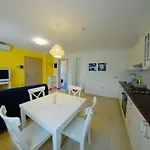 Nelkas Apartman *