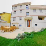 Apartman Nelkas *